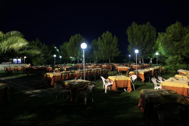 Tavoli all'aperto - Ristorante nel Salento - Masseria La Duchessa Veglie (LE)