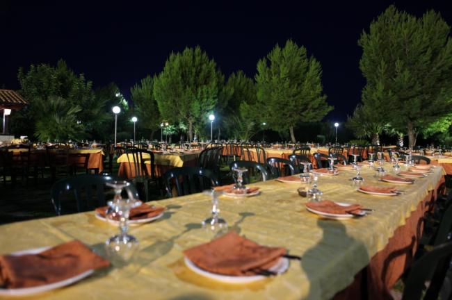 Buffet esterno - Ristorante nel Salento - Masseria La Duchessa Veglie (LE)